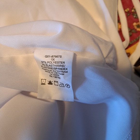 Penningtons white lined camisole size 1X - Picture 4 of 5